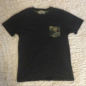 Modern amusement camouflage pocket tee